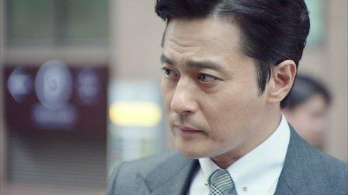 Suits Season 1 Episode 7 - Is a sheath truly unnecessary for a knife called justice?