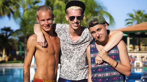 Sun, Sex and Suspicious Parents Season 3 Episode 2 - Malia