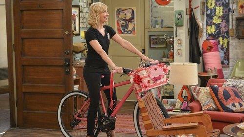2 Broke Girls Season 4 Episode 4 - And The Old Bike Yarn
