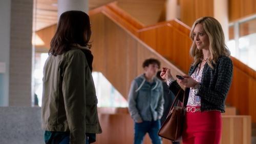 Supergirl Season 6 Episode 5 - Prom Night! (1)