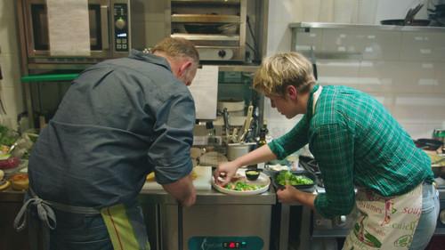 Factcheckers Season 1 Episode 7 - Is it easy to trick TripAdvisor?