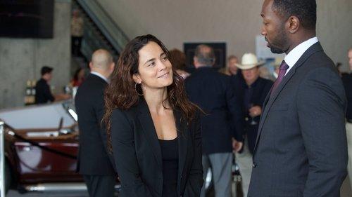 Queen of the South Season 2 Episode 9 - Sólo El Amor De Una Madre