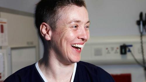 24 Hours in A&E Season 2 Episode 4 - Allergic to Pain