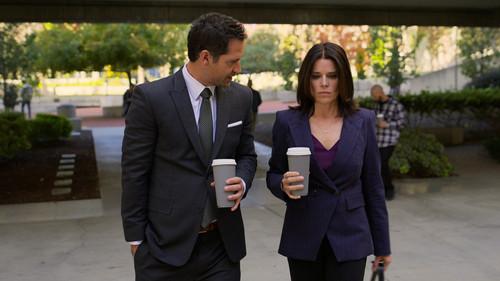 The Lincoln Lawyer Season 2 Episode 2 - Obligations