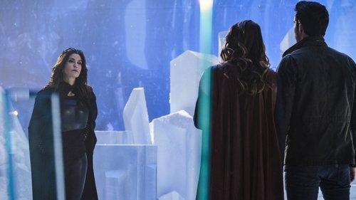 Supergirl Season 2 Episode 17 - Distant Sun