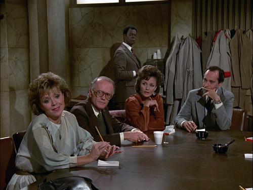 Murder, She Wrote Season 2 Episode 13 - Trial by Error