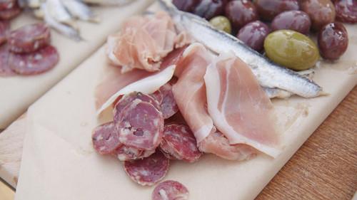 Wisconsin Foodie Season 9 Episode 13 - Ridgeland Harvest