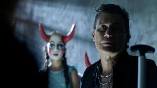 Queen of the South Season 2 Episode 13 - La Última Hora Mata