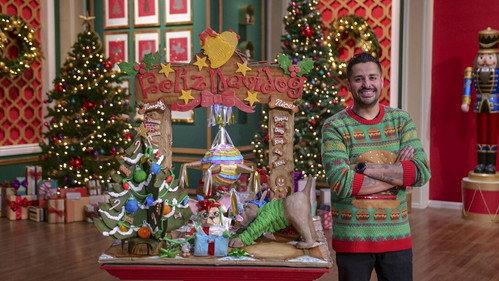 Holiday Gingerbread Showdown Season 2 Episode 1 - Canine Christmas