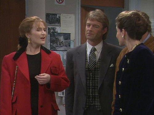 Drop the Dead Donkey Season 3 Episode 6 - Lady Merchant