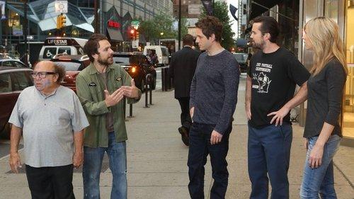 It's Always Sunny in Philadelphia Season 9 Episode 3 - The Gang Tries Desperately to Win an Award