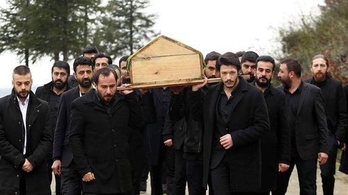 The Pit Season 1 Episode 17 - Episode 17