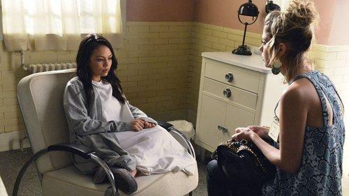 Pretty Little Liars Season 3 Episode 2 - Blood Is the New Black