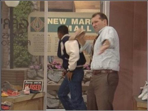Married... with Children Season 8 Episode 8 - Scared Single