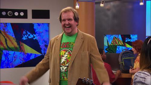 A.N.T. Farm Season 3 Episode 6 - angus' first movemANT