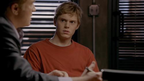 In Plain Sight Season 4 Episode 2 - Crazy Like a Witness