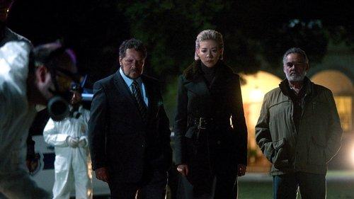 Monarca Season 2 Episode 5 - Two Houses