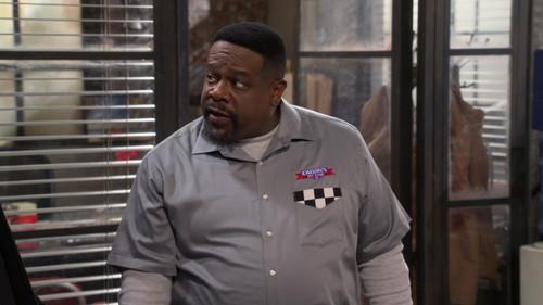 The Neighborhood Season 3 Episode 15 - Welcome to the Challenge