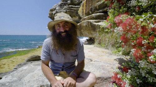 Gardening Australia Season 32 Episode 1 - Episode 1 Rooftop Bees, Choosing Tools & Water Natives
