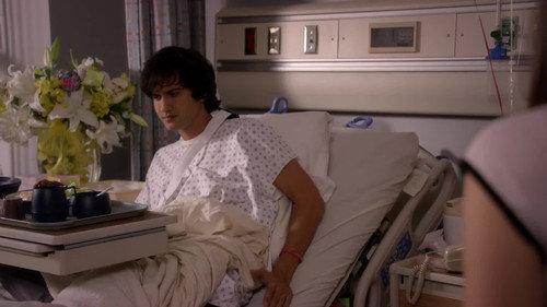 90210 Season 2 Episode 11 - And Away They Go!