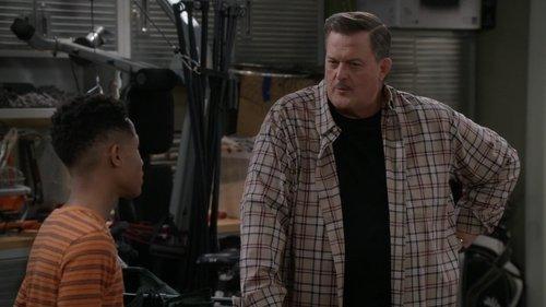 Bob Hearts Abishola Season 2 Episode 5 - Sleeping Next to an Old Boat