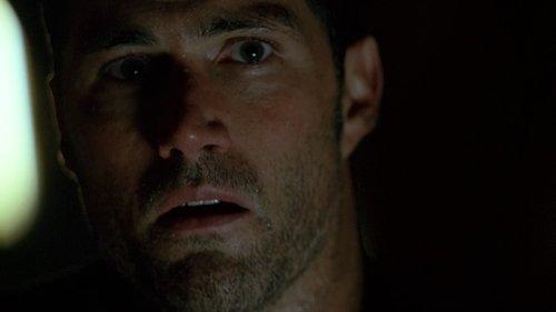 Lost Season 2 Episode 1 - Man of Science, Man of Faith