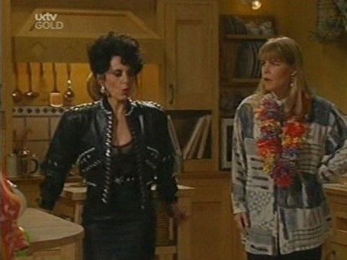 Birds of a Feather Season 5 Episode 9 - East Side Story