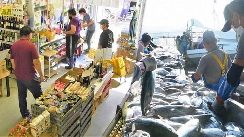 Document 72 Hours Season 12 Episode 19 - The Fishermen's Convenience Store