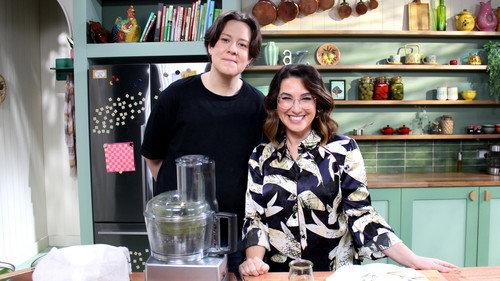 A Bite to Eat with Alice Season 2 Episode 15 - Chloe Petts