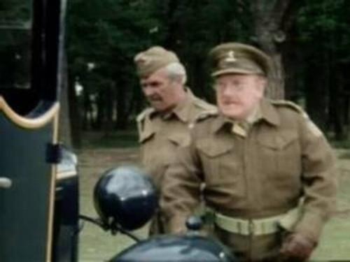 Dad's Army Season 7 Episode 1 - Everybody's Trucking