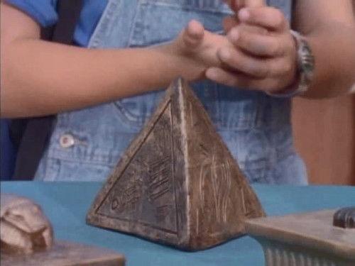 Power Rangers Season 5 Episode 10 - Glyph Hanger