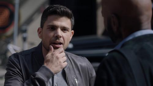 A Million Little Things Season 2 Episode 3 - mixed signals