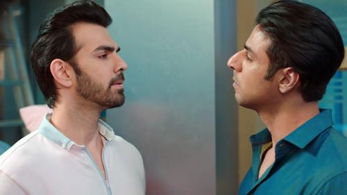 Kahaan Hum Kahaan Tum Season 1 Episode 22 - Rohit Humiliates Sumit