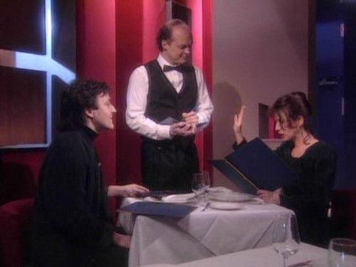 Un gars, une fille Season 1 Episode 1 - Au centre commercial - Au lit 1 - Au resto 1