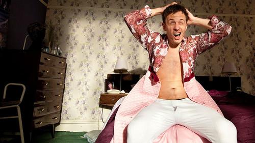 How Not to Live Your Life Season 2 Episode 2 - Don Dates a Cougar