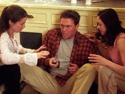 Charmed Season 4 Episode 17 - Saving Private Leo