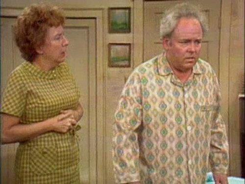All in the Family Season 4 Episode 3 - Edith Finds an Old Man