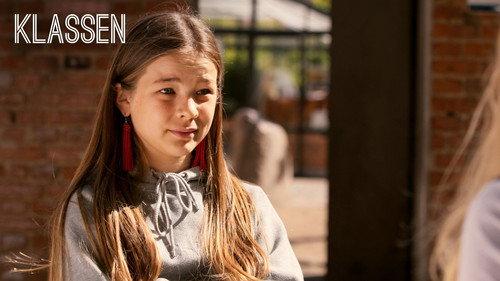 Klassen Season 9 Episode 23 - Should Sally change schools?