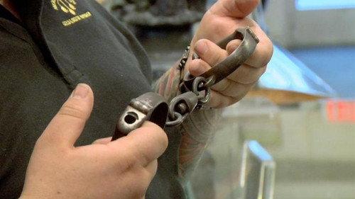 Pawn Stars Season 3 Episode 18 - Houdini's Handcuffs