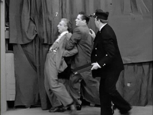 I Love Lucy Season 5 Episode 5 - The Great Train Robbery