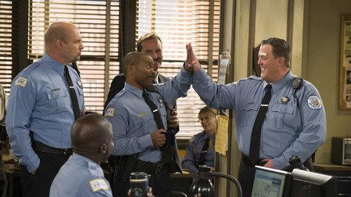 Mike & Molly Season 6 Episode 4 - Super Cop