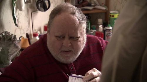 Hoarders Season 2 Episode 12 - Dennis & Nadene and Erin & Malinda