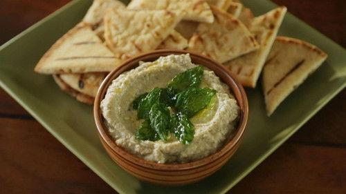 Steven Raichlen's Project Smoke Season 1 Episode 5 - How to Smoke When You Don't Have a Smoker