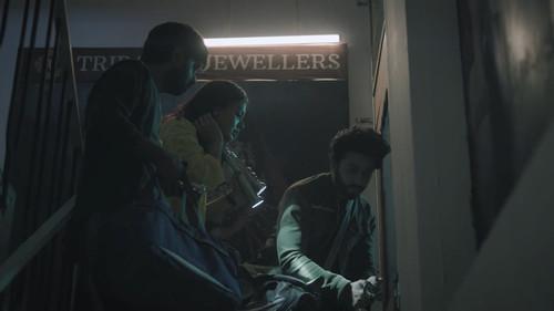 Tatlubaaz Season 1 Episode 4 - Khoda Chuha Nikla Pahad