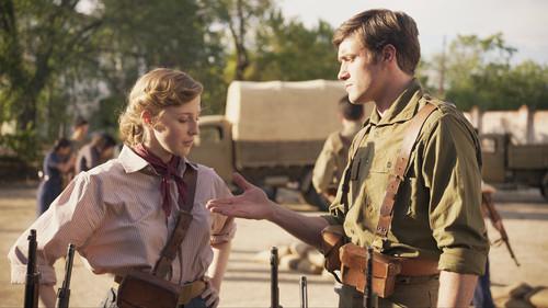 Cable Girls Season 5 Episode 1 - Chapter 33: War