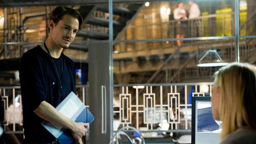 24 Season 9 Episode 1 - Day 9: 11:00 A.M.-12:00 P.M.