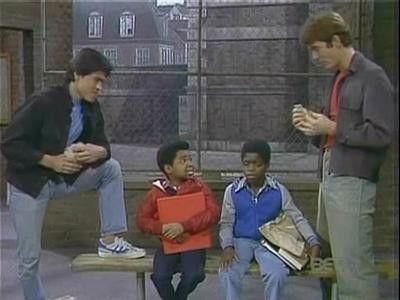 Diff'rent Strokes Season 4 Episode 17 - Crime Story (Part 1) (a.k.a.) Crime in the Schools