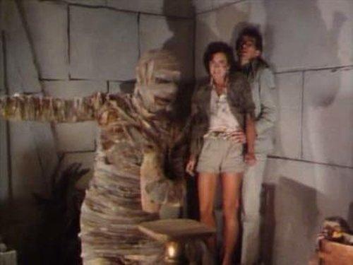 Tales from the Darkside Season 4 Episode 6 - The Grave Robber