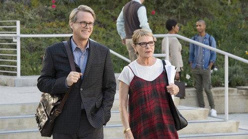 Life in Pieces Season 2 Episode 5 - Steps Dinner Professor Lesbian
