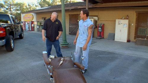 Pawn Stars Season 1 Episode 18 - A Shot and a Shave